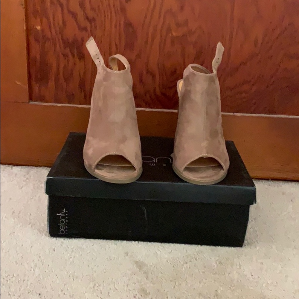 Tan sling back heels